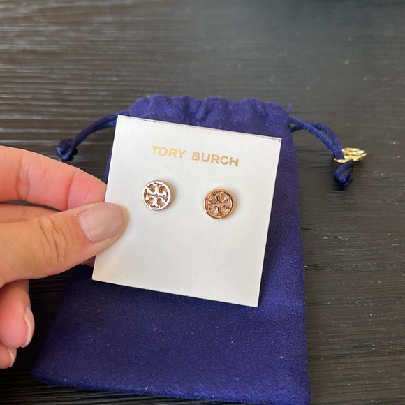 Tory Burch • Logo Circle Stud Earring - Picture 2 of 3